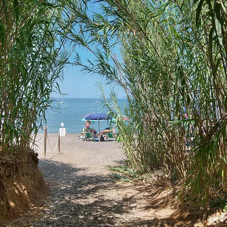 Villaggio Turistico Sole E Mare Nyaraló
